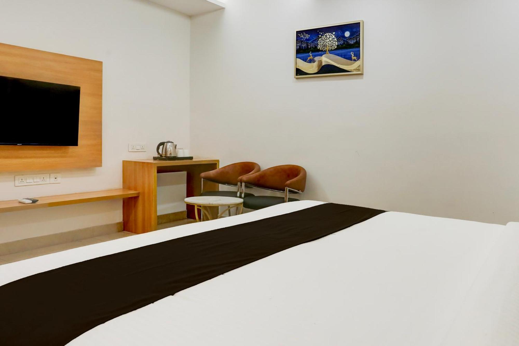 Palette Calista Premium Resort Samalkha 외부 사진