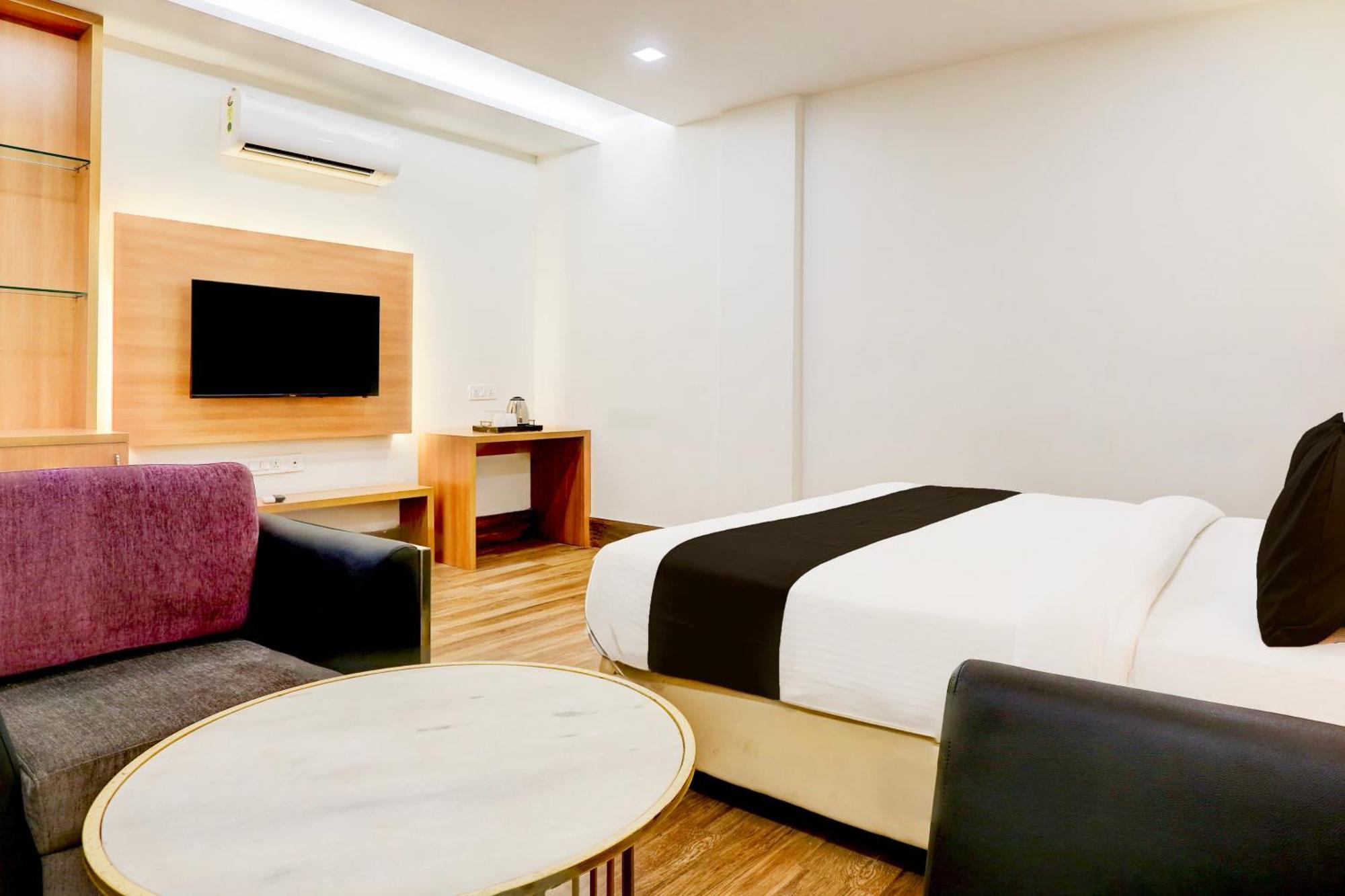 Palette Calista Premium Resort Samalkha 외부 사진
