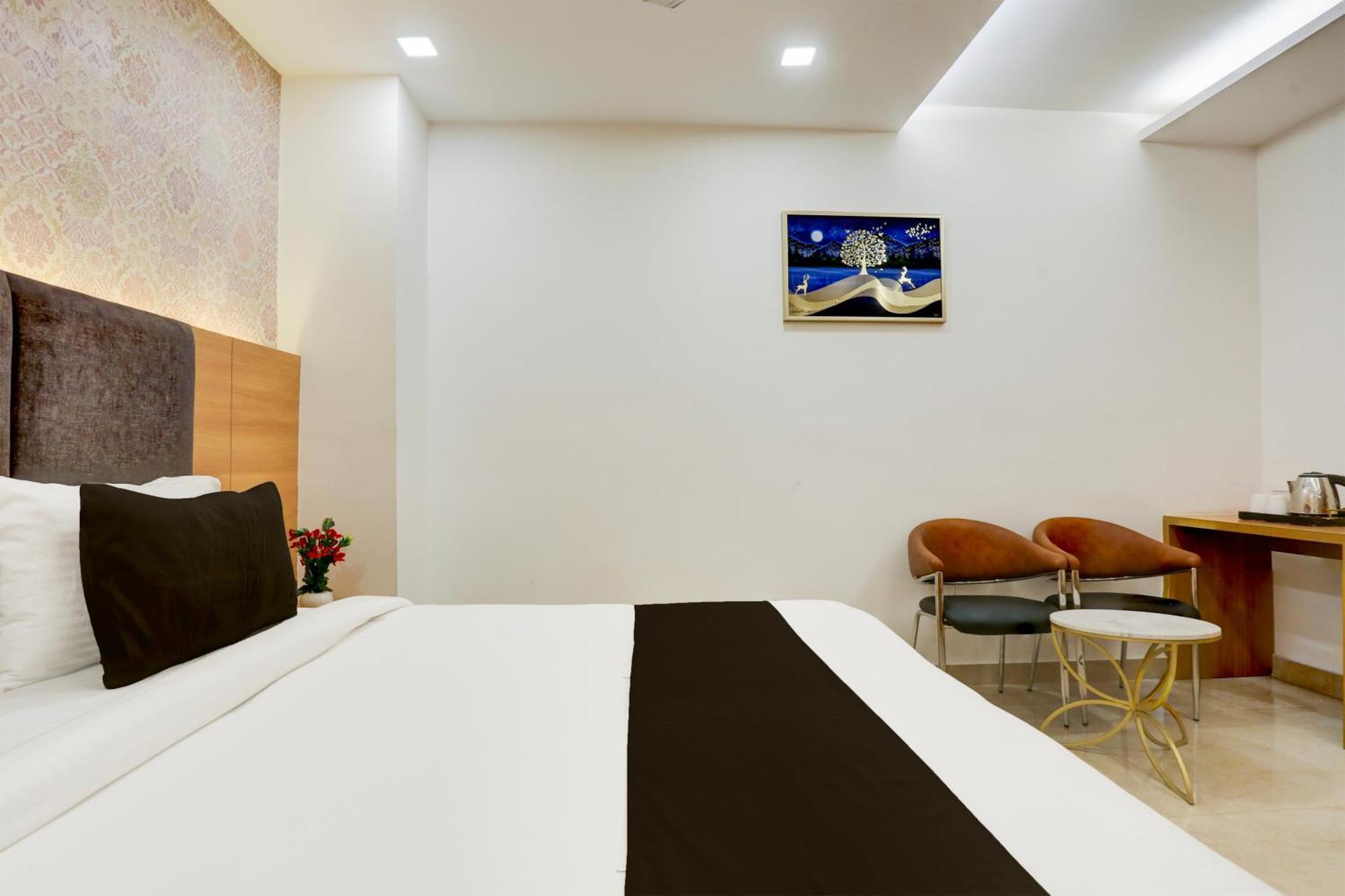 Palette Calista Premium Resort Samalkha 외부 사진